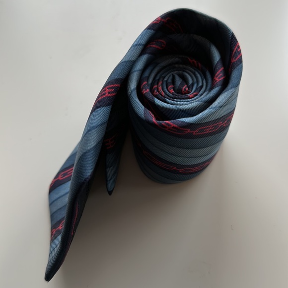 GUCCI Vintage Vtg Neck Tie 100% Silk Blue Red Interlocking Chain 58L 3W - Picture 10 of 11